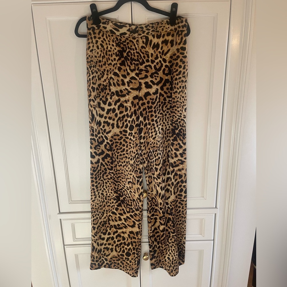 Nili Logan silk leapord set. Very chic. Excellent condition. Not worn. - Picture 6 of 11